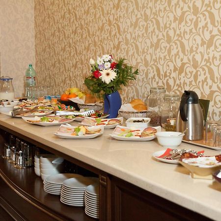 Hotel Hermes Алба Юлия Екстериор снимка