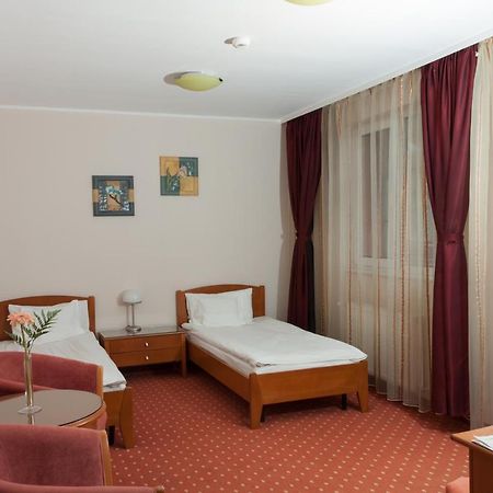 Hotel Hermes Алба Юлия Екстериор снимка