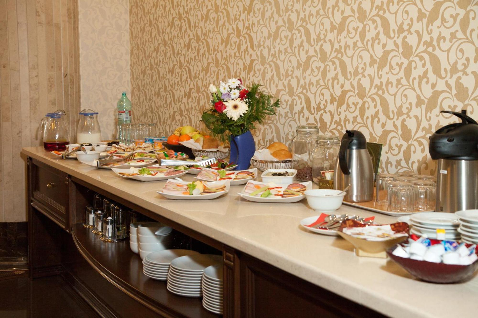 Hotel Hermes Алба Юлия Екстериор снимка