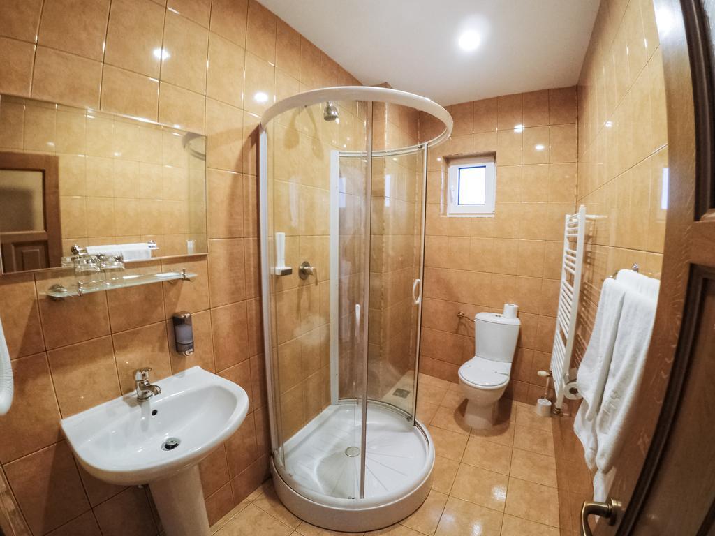Hotel Hermes Алба Юлия Екстериор снимка