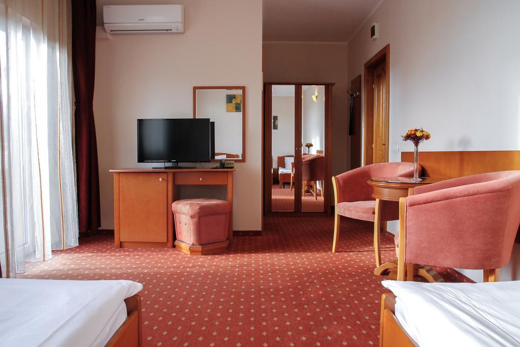 Hotel Hermes Алба Юлия Екстериор снимка