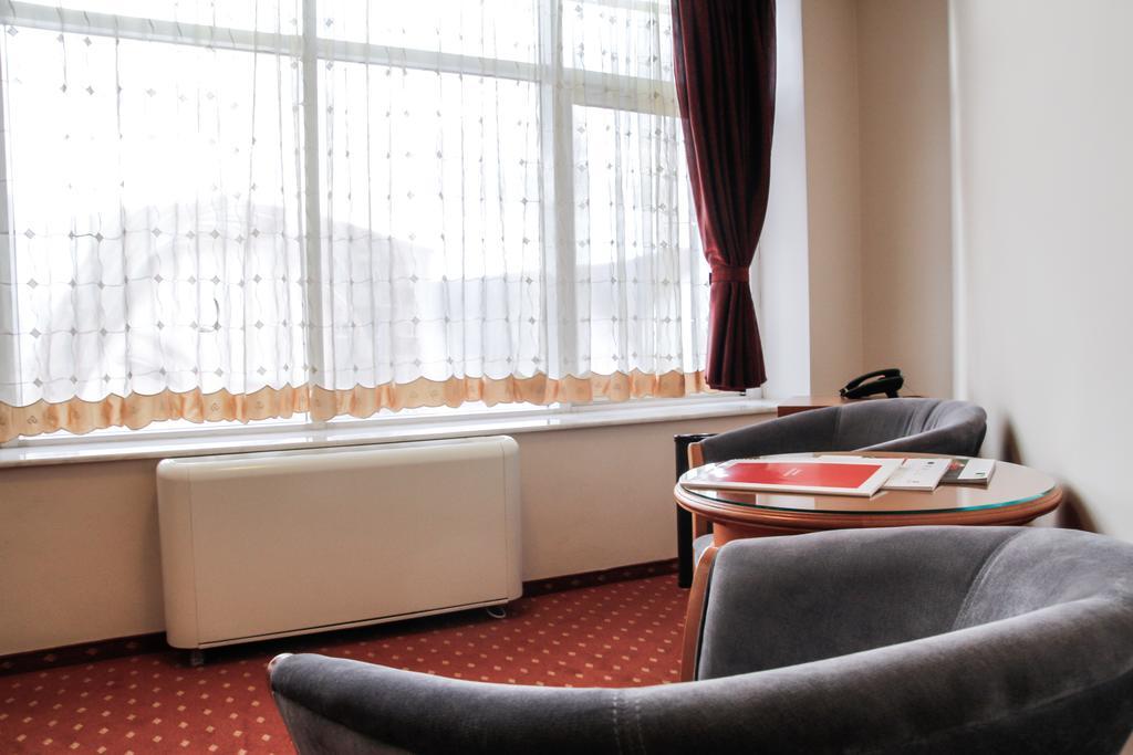 Hotel Hermes Алба Юлия Екстериор снимка
