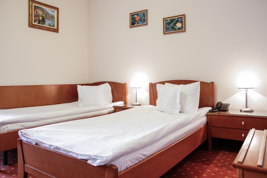 Hotel Hermes Алба Юлия Екстериор снимка