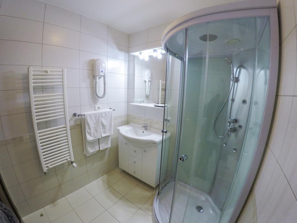 Hotel Hermes Алба Юлия Екстериор снимка