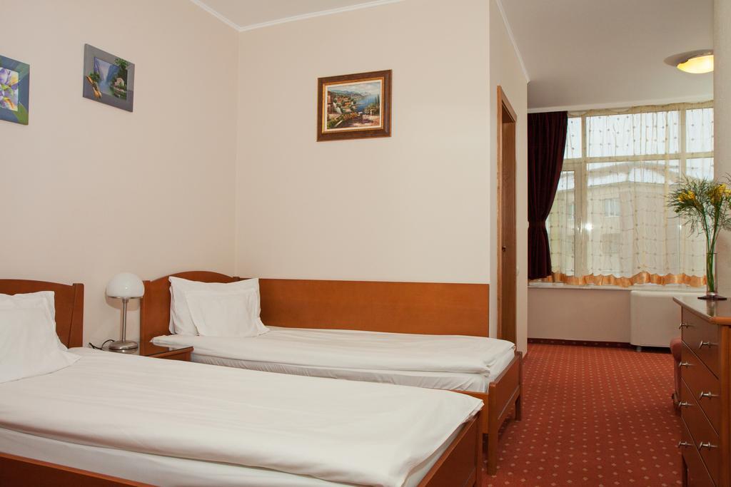 Hotel Hermes Алба Юлия Екстериор снимка
