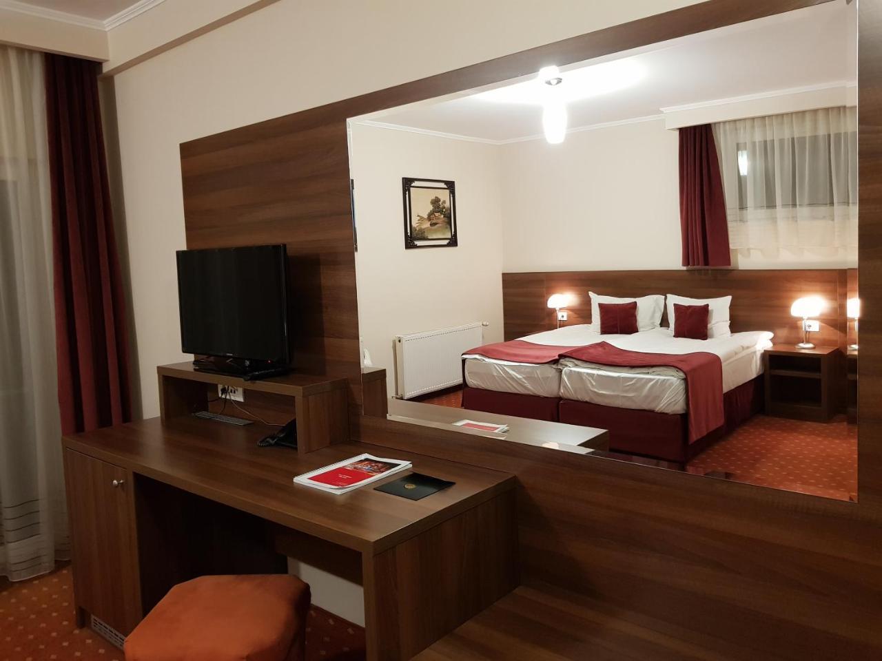 Hotel Hermes Алба Юлия Екстериор снимка