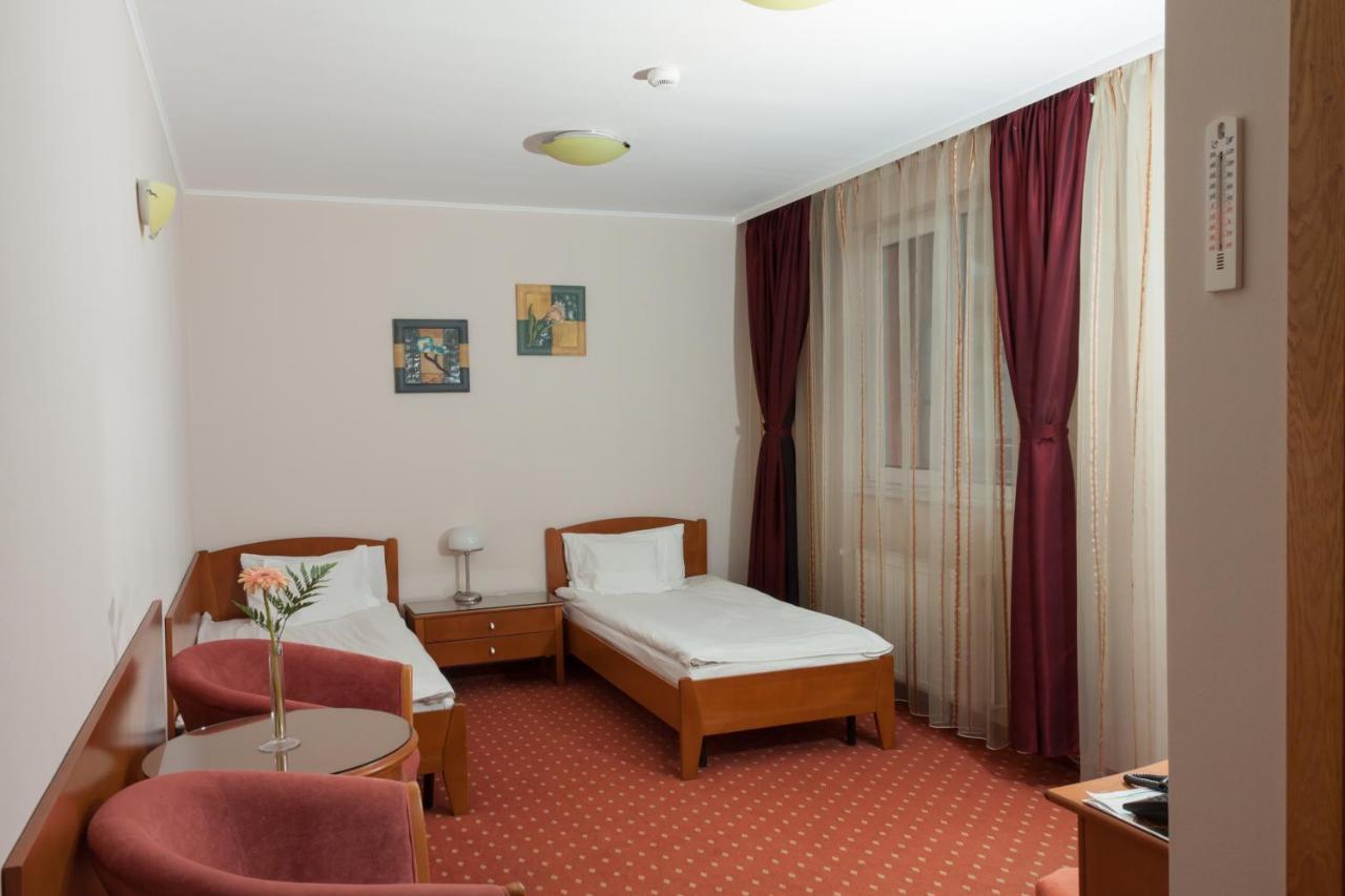 Hotel Hermes Алба Юлия Екстериор снимка