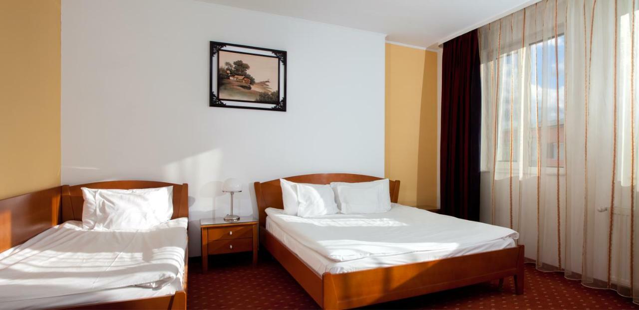 Hotel Hermes Алба Юлия Екстериор снимка